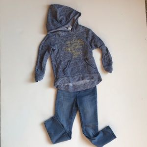 Old navy sweatshirt size 5